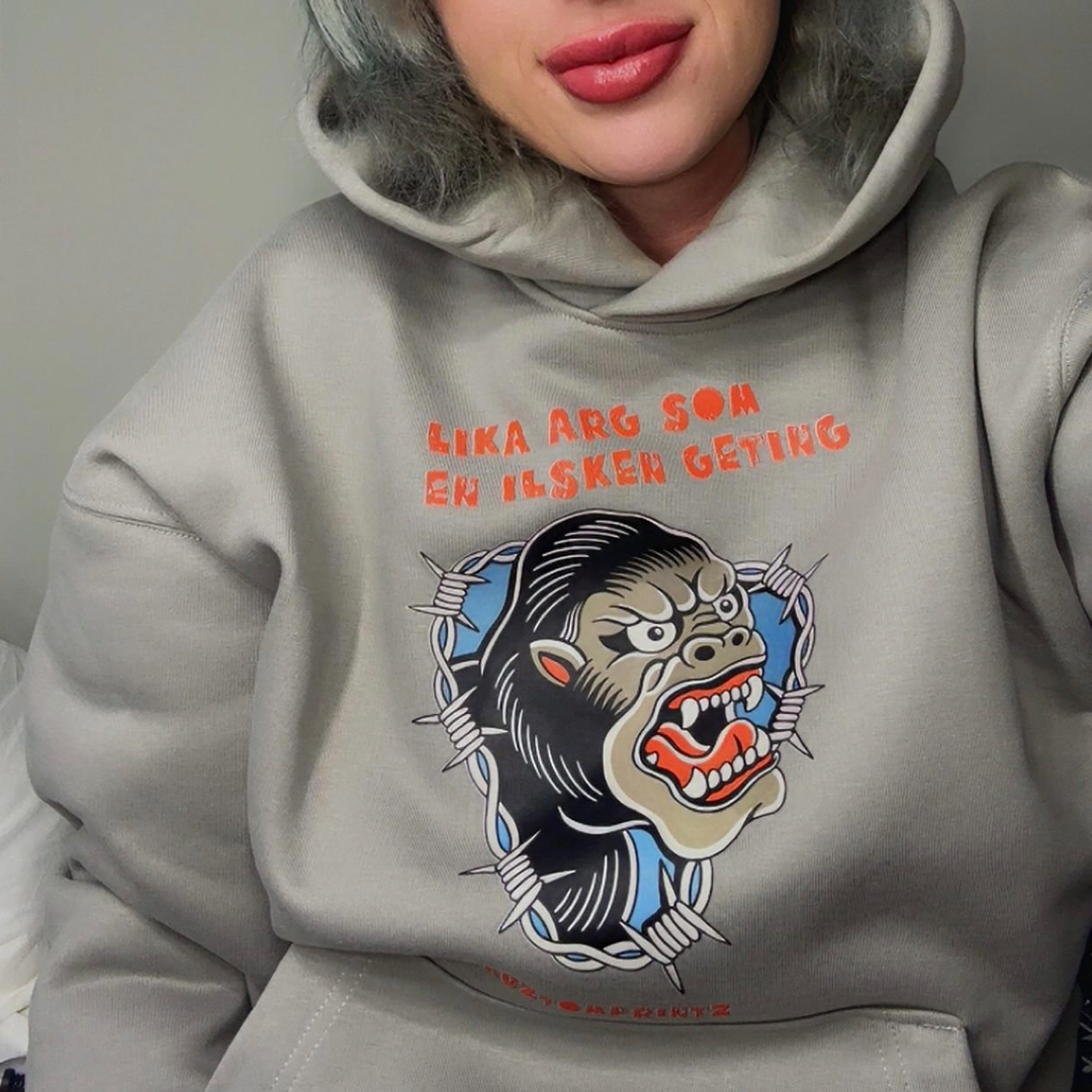Lika arg som en ilsken geting [unisex hoodie]