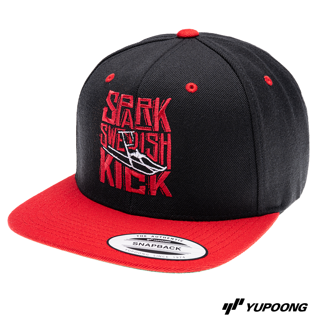 Snapback Spark Swedish Kick [röd brodyr]