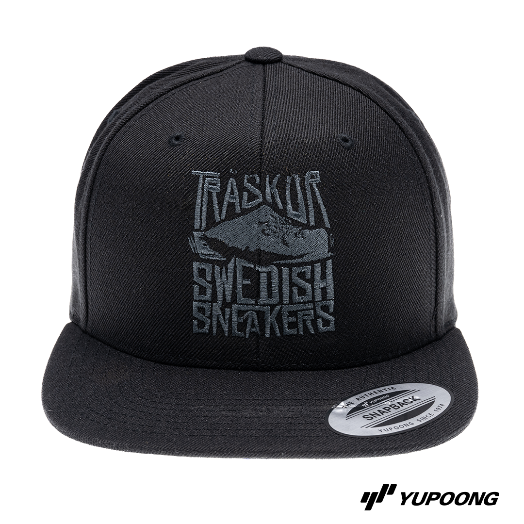 Snapback Träskor Swedish Sneakers [svart brodyr]