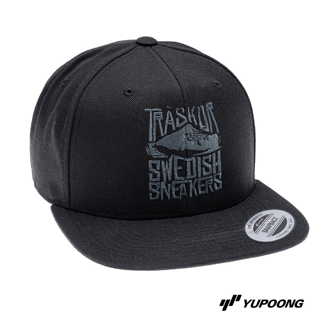 Snapback Träskor Swedish Sneakers [svart brodyr]