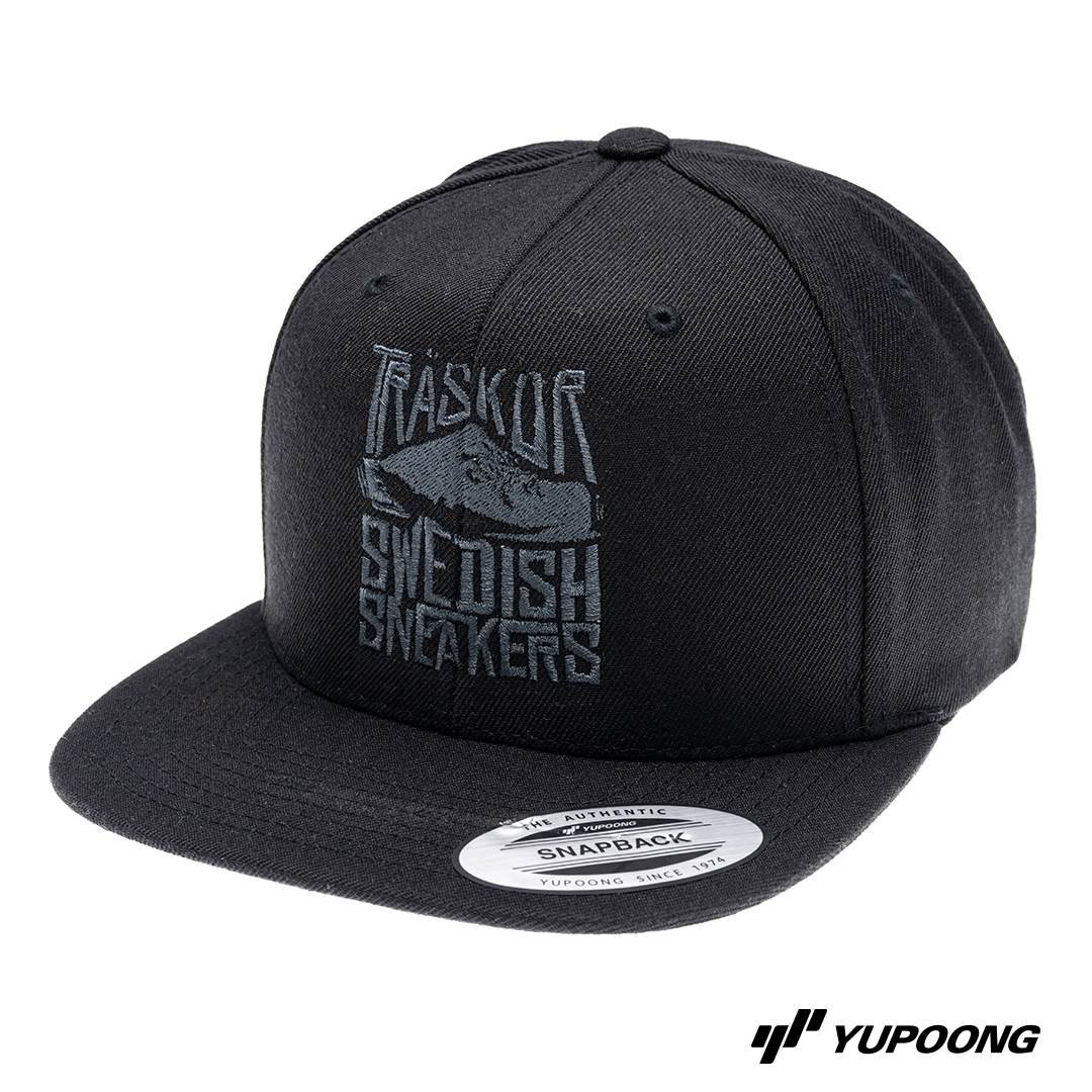 Snapback Träskor Swedish Sneakers [svart brodyr]